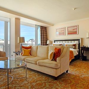 Deluxe Double or Twin Room City View